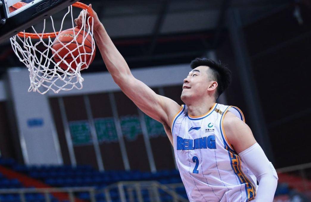 包含深圳男篮发布备战花絮；关键时刻篮板制胜；NBA季后赛任务艰巨；数据趋势出现新变化的词条