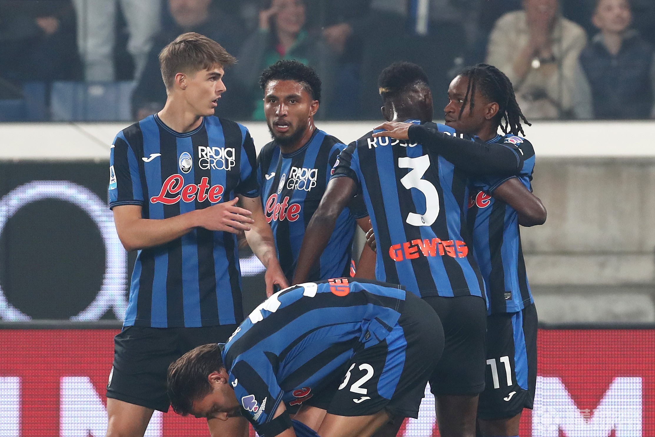 赛前欧冠焦点战,亚特兰大内部沟通,更衣室稳定,纪律约束更严格(欧冠曼联亚特兰大集锦) 赛前欧冠焦点战,亚特兰大内部沟通,更衣室稳定,纪律约束更严格(欧冠曼联亚特兰大集锦)